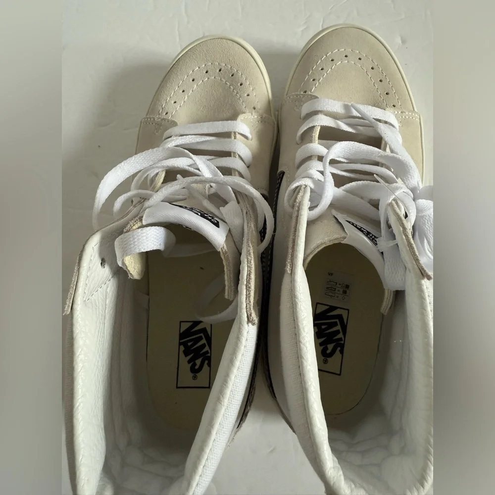 Vans juniors White and Tan Sneakers with Classic High-Top Design size 7